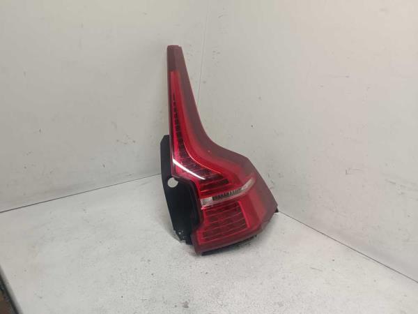 FEU ARRIERE DROIT VOLVO - Vue 1